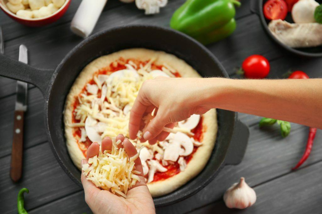 3 Cara Membuat Pizza Tanpa Oven Ala Anak Kosan