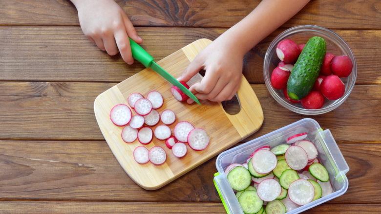Macam-Macam Peralatan Dapur Ramah Anak agar Semangat Belajar Masak