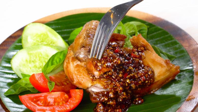 Video - Resep Ayam Gepuk Pedas, Enak dan Gurih