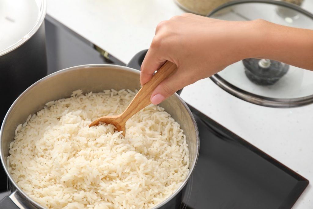 cara memasak nasi di kompor