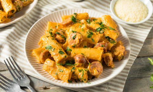 jenis pasta rigatoni dengan isian sosis