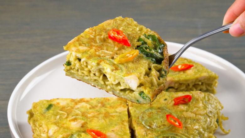 Video - Resep Pizza Mie Cabe Hijau, Camilan Seru Buat di Rumah