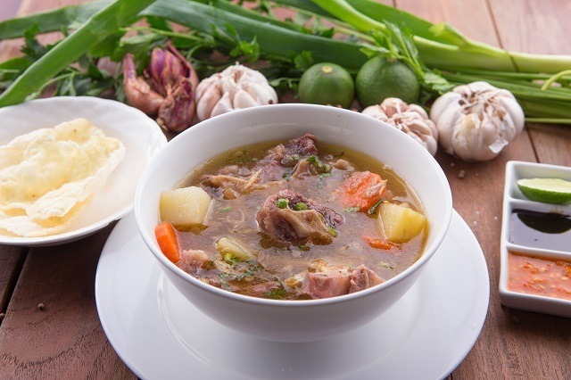 Resep Sop Kaki Sapi Kuah Bening dan Gurih