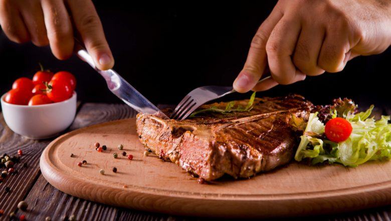 Ketahui Berbagai Rahasia Cara Makan Steak Berikut Ini!