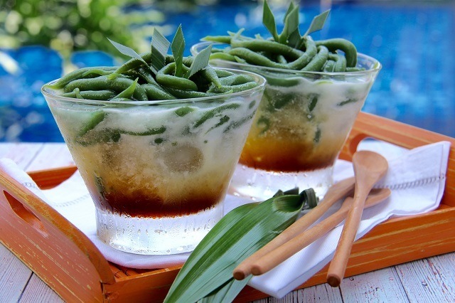 makanan tradisional di antaranya adalah cendol