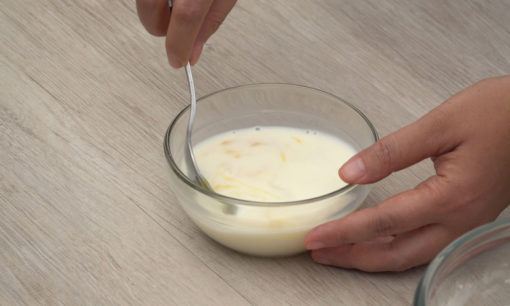 Susu dan telur untuk bahan Tahu Susu Lembang goreng.