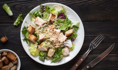 Caesar Salad tampak vertikal.