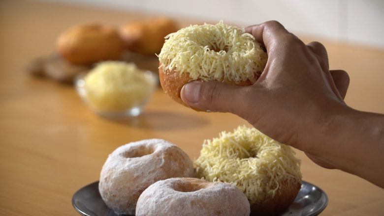 Video - Lengkap dengan Topping, Inilah Cara Membuat Donat Empuk, Renyah dan Mengembang Sempurna!