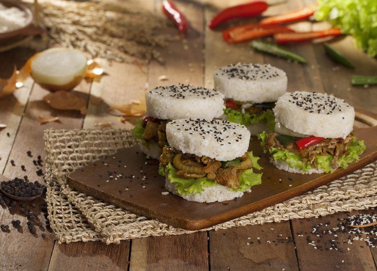 Burger Nasi Sapi Lada Hitam: Sensasi Gurih dan Pedas di Setiap Gigitannya