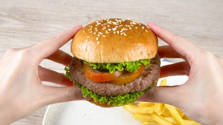 Video - Resep Burger Sapi Balado Hijau, Hidangan Kesukaan dengan Twist yang Kekinian