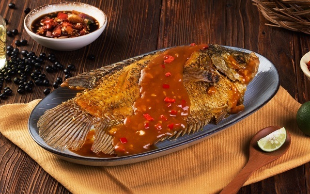 Resep Ikan Gurame Goreng Siram Tauco - Masak Apa Hari Ini?