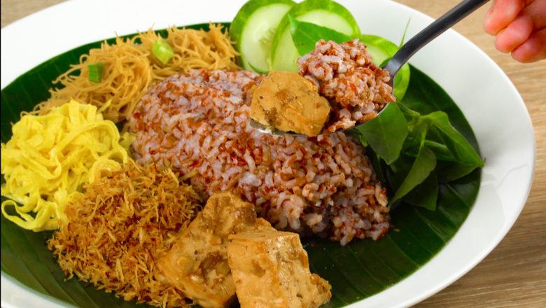 Video - Resep Nasi Ulam Betawi Beras Merah, Pilihan Sarapan Sehat