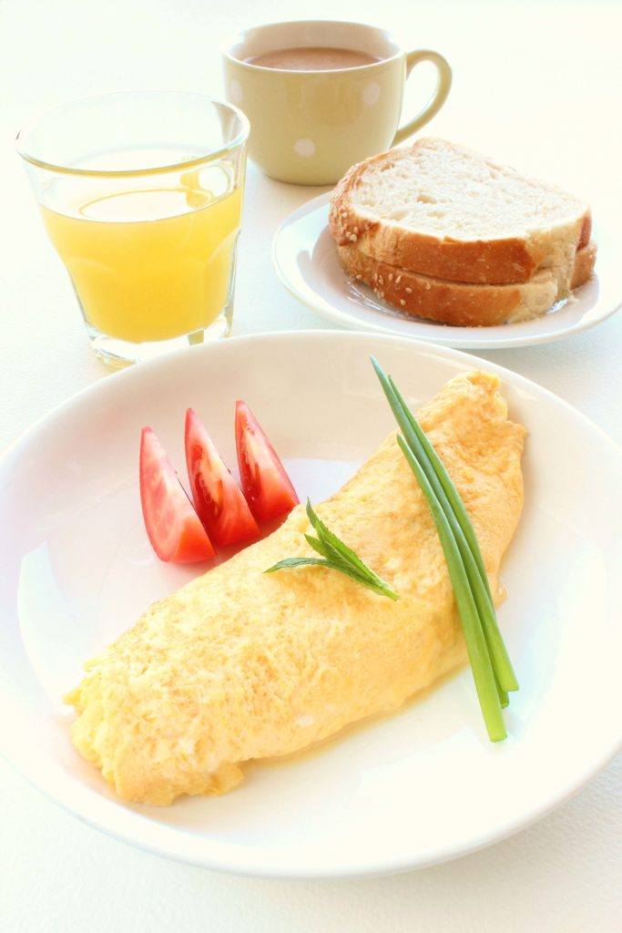 Omelet Prancis tersaji saat makan pagi.