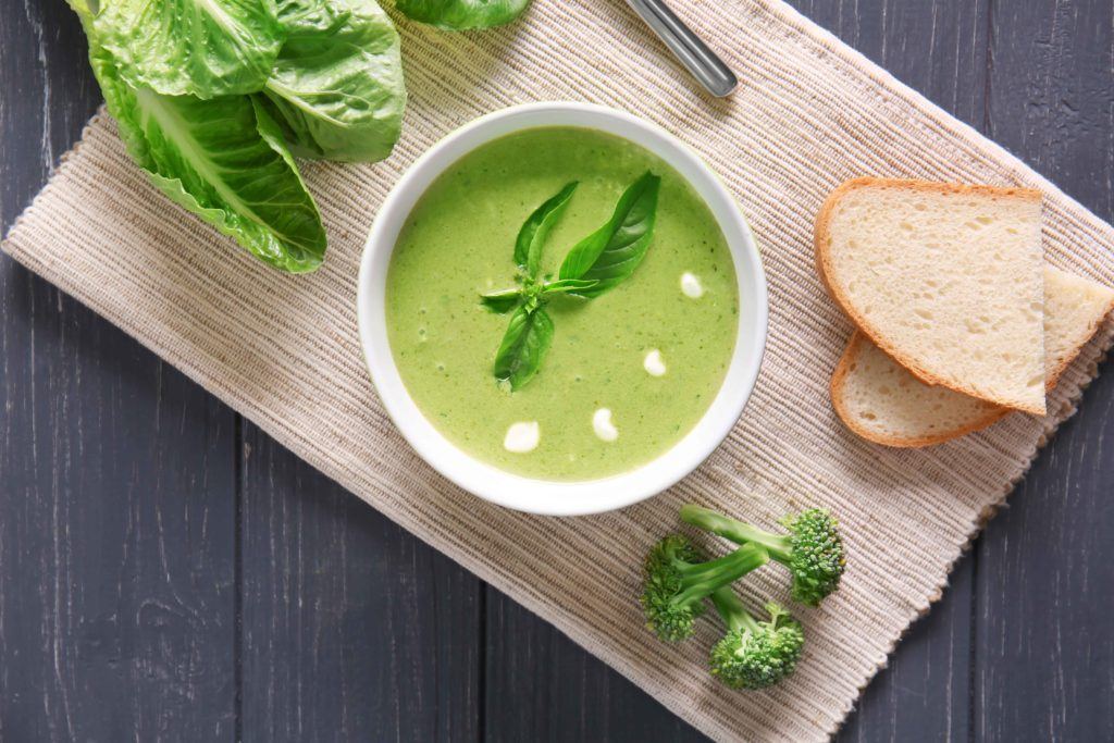 Sup krim sayur kale mudah untuk dibuat.
