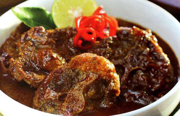 Resep Semur Buntut Sapi Santan - Masak Apa Hari Ini?