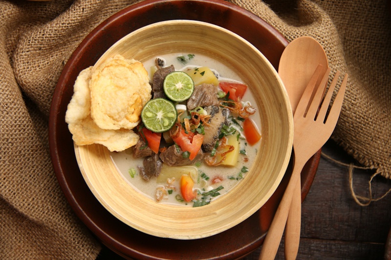 Soto Betawi tersaji.