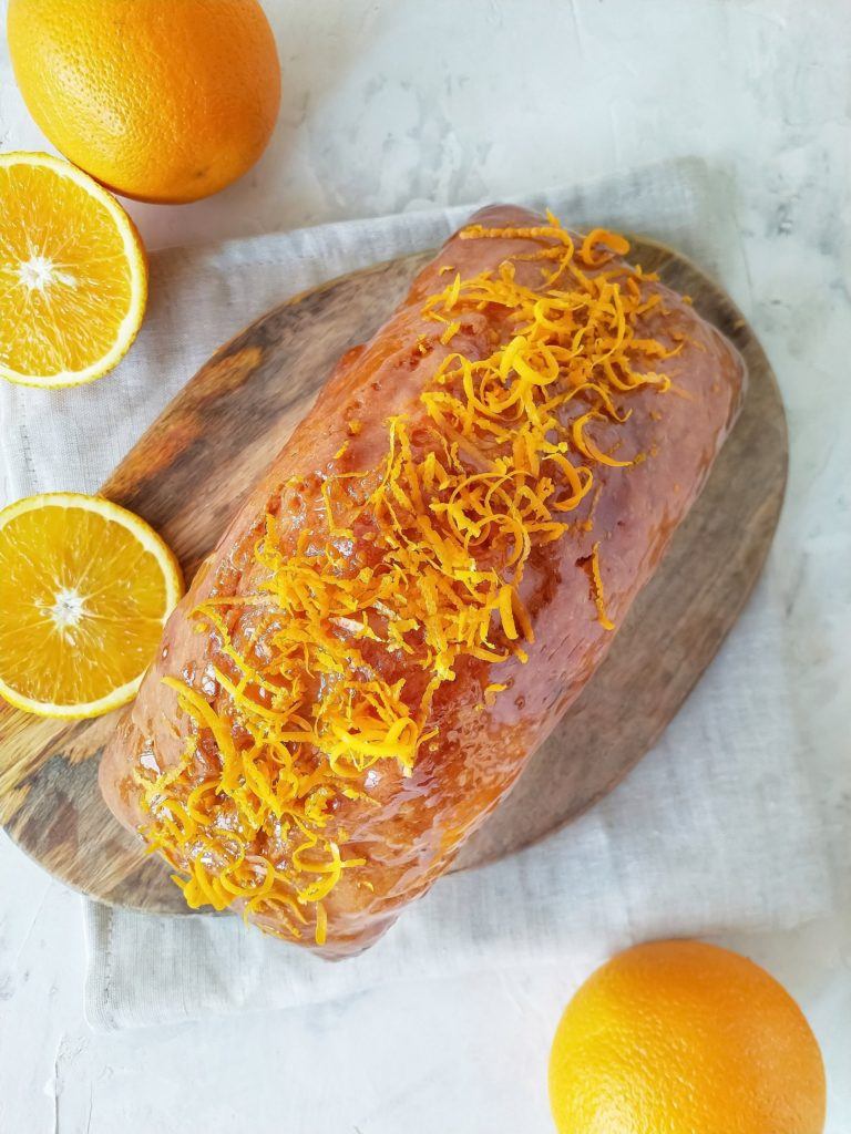 Orange Cake dengan garnish kulit jeruk
