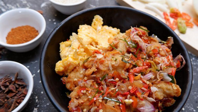 Resep Ayam Sambal Matah Bali, Pedas, Gurih, dan Bikin Nagih