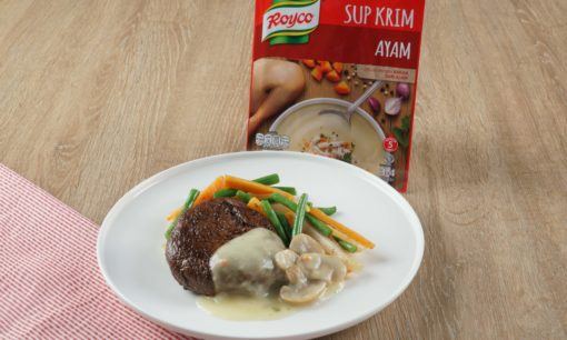 Steak daging tersaji.