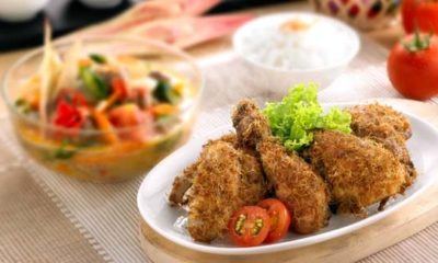 Ayam goreng sayur godog dimasak dengan bumbu kecombrang.