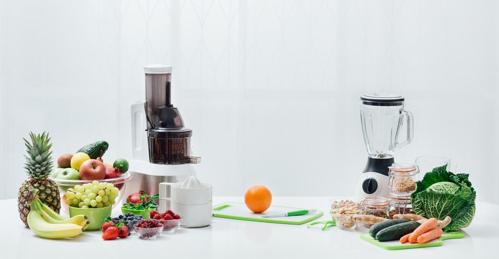 Berikut perbedaan cara menggunakan blender dan juicer yang ada di meja