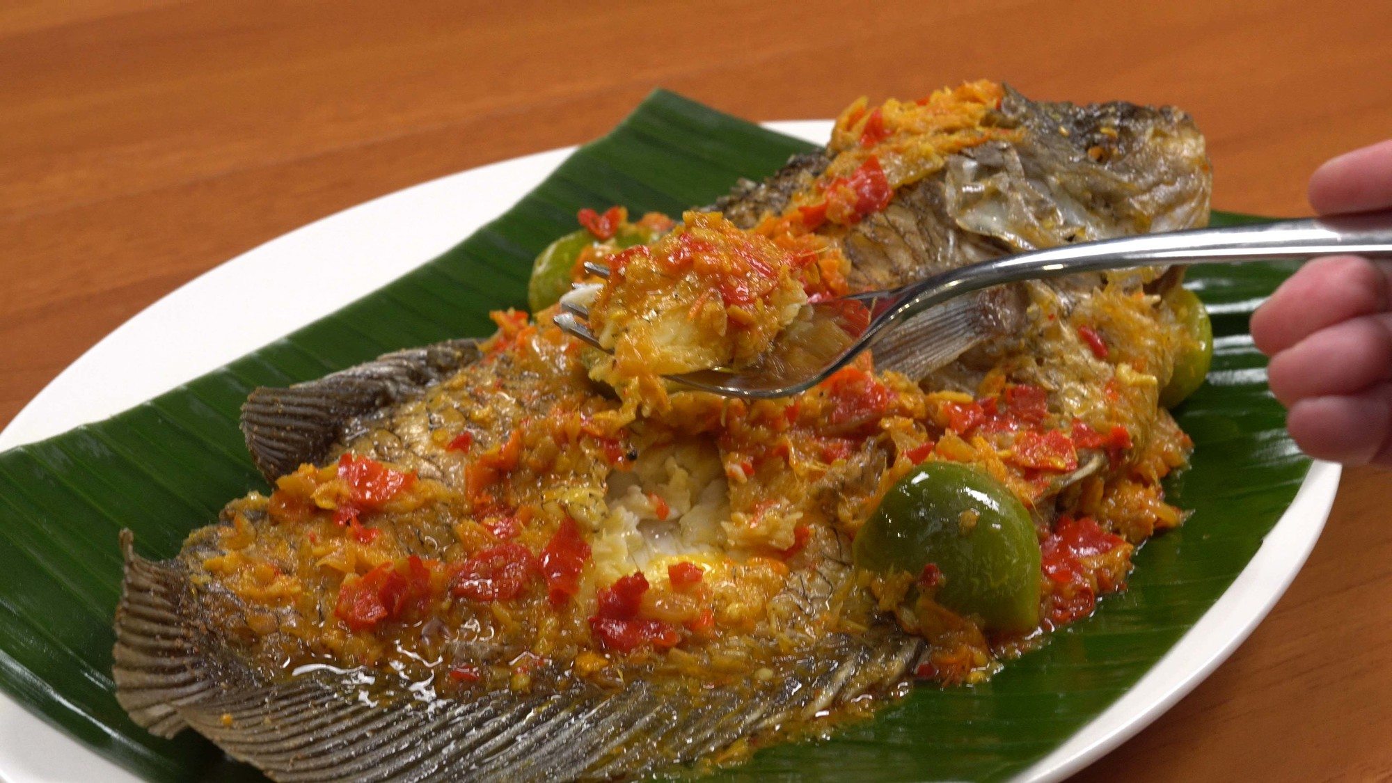Resep Pecak Ikan Gurame untuk Makan Siang - Masak Apa Hari Ini?