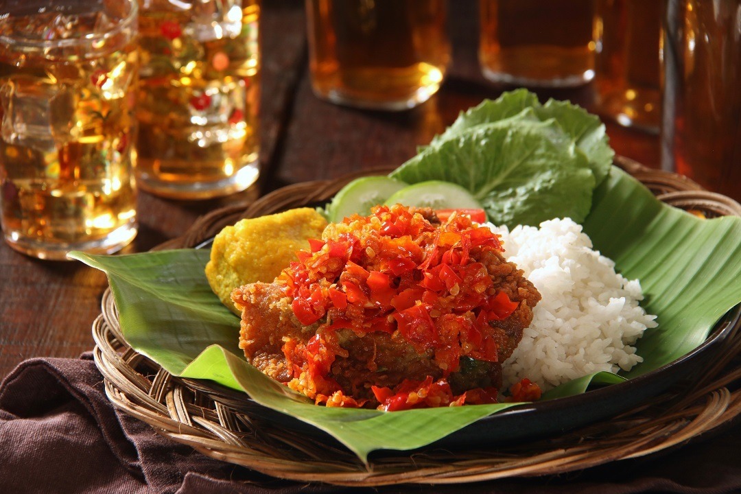 Resep Sambal Geprek Ayam Pedas - Masak Apa Hari Ini?