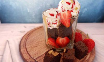 Resep Strawberry Cheesecake Brownie Sundae, Dessert a la Café
