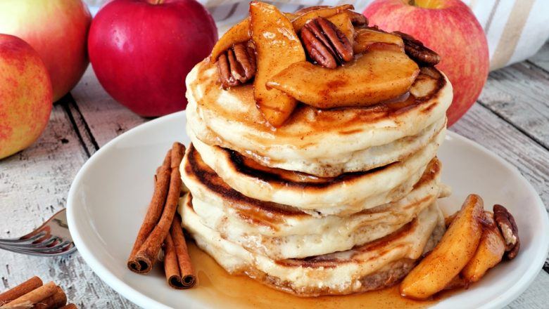 Sarapan Istimewa Resep Pancake Milk Tea dan Saus Apel