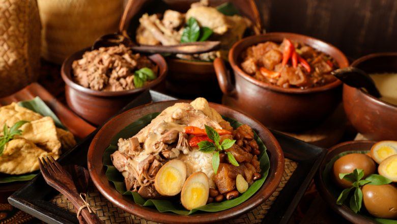 7 Makanan Khas Yogyakarta Wajib Masak Buat Kamu yang Rindu Cita Rasanya !