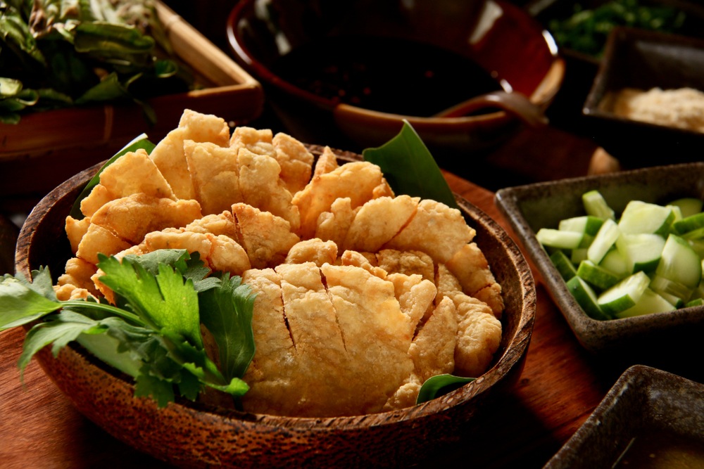 sepiring pempek, makanan khas Sumatera Selatan