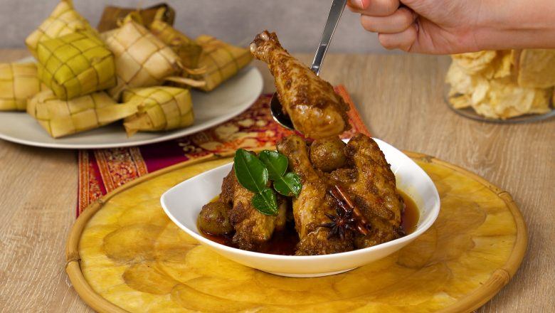 Video - Resep Rendang Ayam Khas Minang, Bawaannya Bikin Pengen Nambah Terus