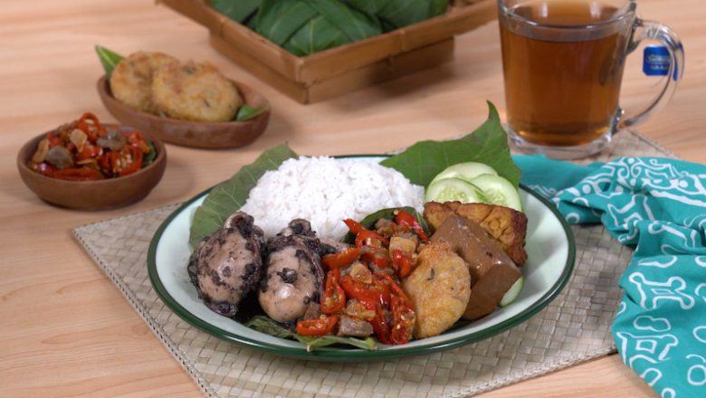 Video - Resep Nasi Jamblang Khas Cirebon, Berlauk Blakutak Cumi yang Otentik