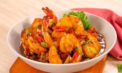 Hasil masak resep udang saus tiram juga enak dipadukan dengan tambahan sayuran.