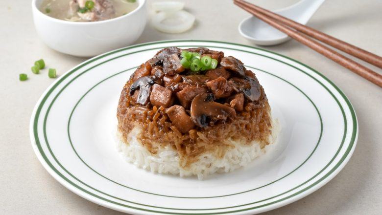 Cara Membuat Nasi Tim Ayam Sayuran untuk Menu MPASI
