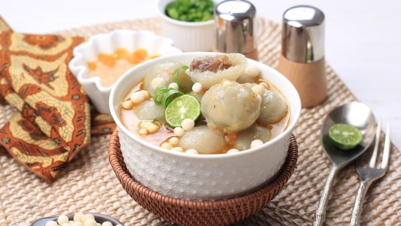 Cara Membuat Cilok Kuah Pedas Segar, Nggak Cukup Semangkok Saja