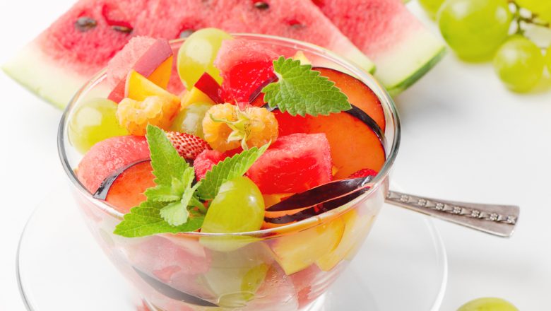 Cara Membuat Es Buah Tropis Segar dan Sehat untuk Buka Puasa