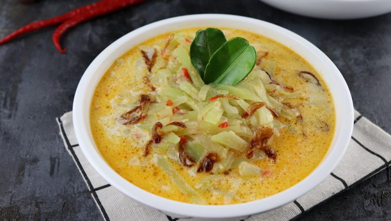 Resep Sayur Ketupat Enak, Gurih dan Tahan Lama