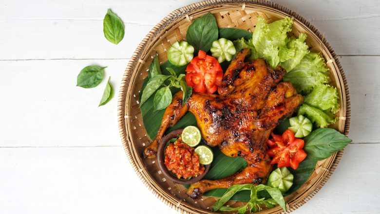 Resep  Ayam Bakar Ungkep Bumbu Meresap, Jodohnya Sayur Asem