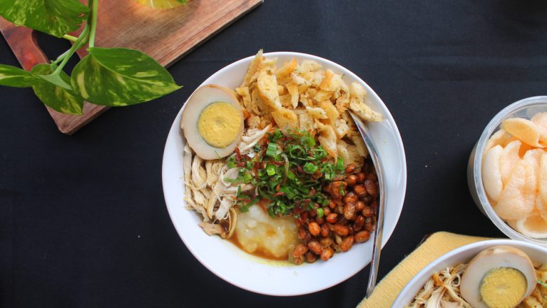 Bubur Ayam Bandung Kuah Gurih, Sedap dan Gampang Bikinnya