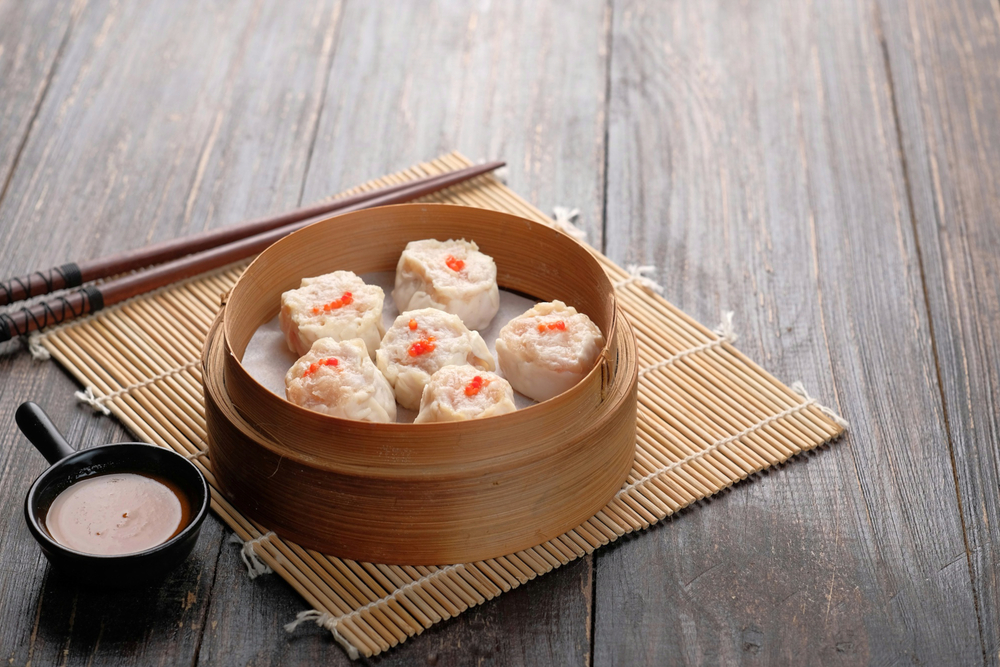 Dimsum ayam dalam bambu untuk ide resep masakan ayam terbaru. 